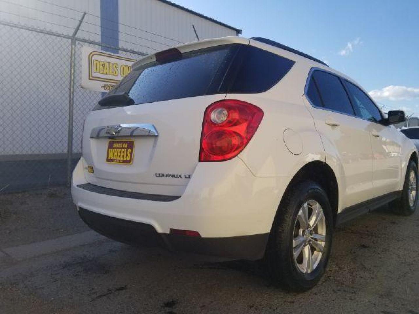 2013 Chevrolet Equinox 1LT AWD (2GNFLEEK0D6) with an 2.4L L4 DOHC 16V engine, 6-Speed Automatic transmission, located at 1800 West Broadway, Missoula, 59808, (406) 543-1986, 46.881348, -114.023628 - Photo#4