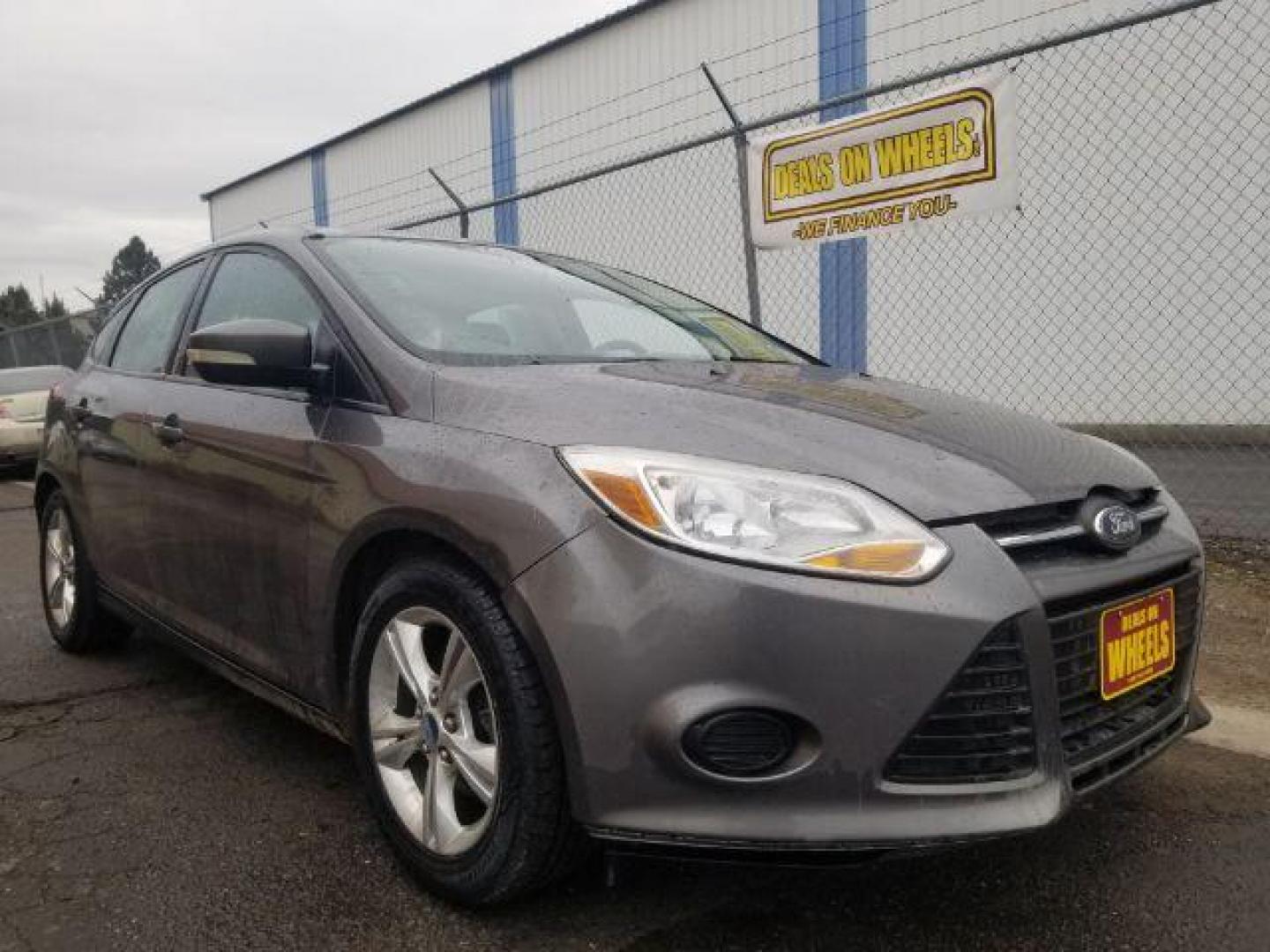 2013 Ford Focus SE Hatch (1FADP3K29DL) with an 2.0L L4 DOHC 16V engine, located at 601 E. Idaho St., Kalispell, MT, 59901, 0.000000, 0.000000 - Photo#2