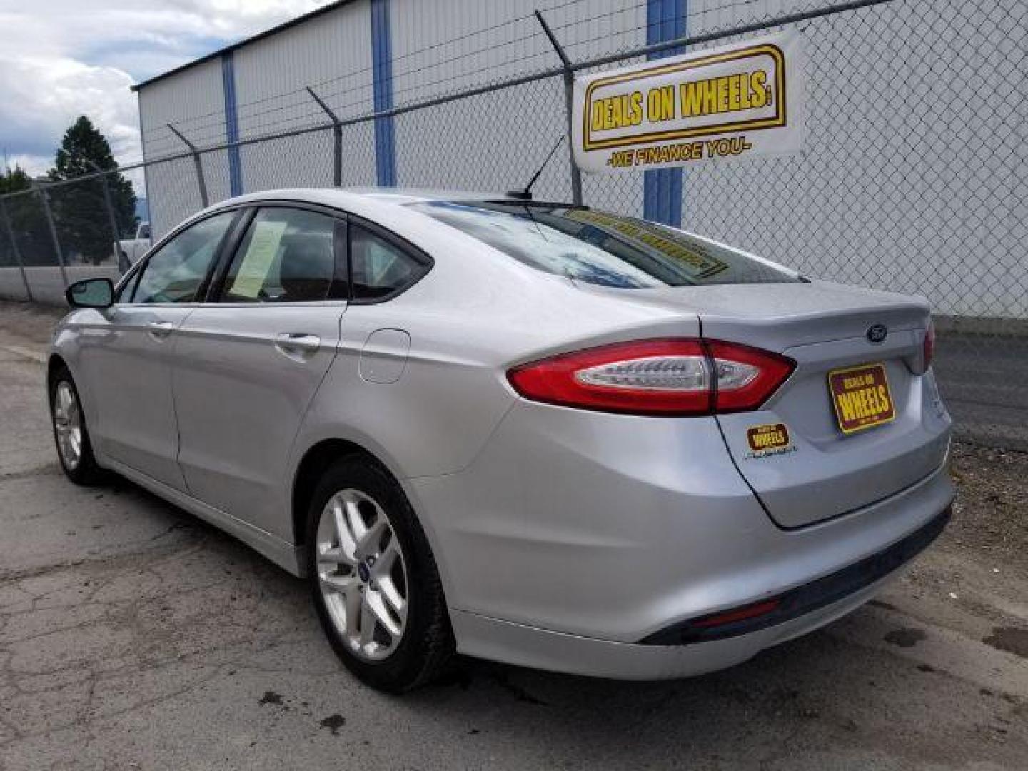 2013 Ford Fusion SE (3FA6P0HR5DR) with an 1.6L L4 DOHC 16V engine, located at 1821 N Montana Ave., Helena, MT, 59601, (406) 422-1031, 0.000000, 0.000000 - Photo#3