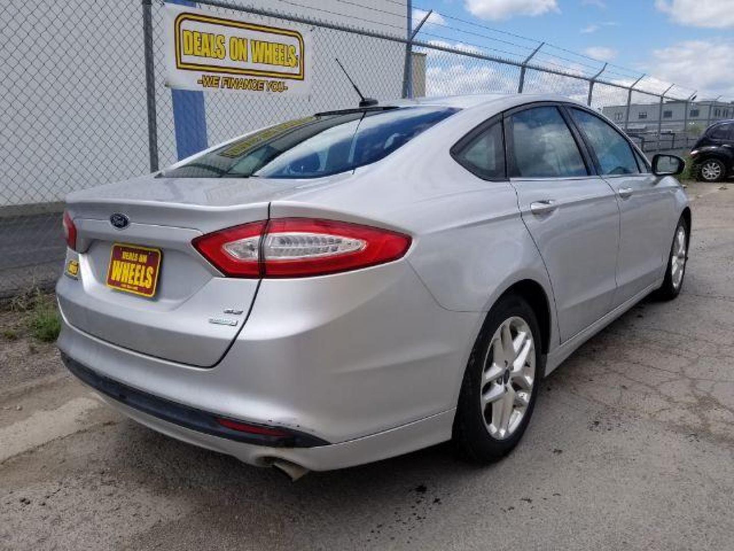 2013 Ford Fusion SE (3FA6P0HR5DR) with an 1.6L L4 DOHC 16V engine, located at 1821 N Montana Ave., Helena, MT, 59601, (406) 422-1031, 0.000000, 0.000000 - Photo#4