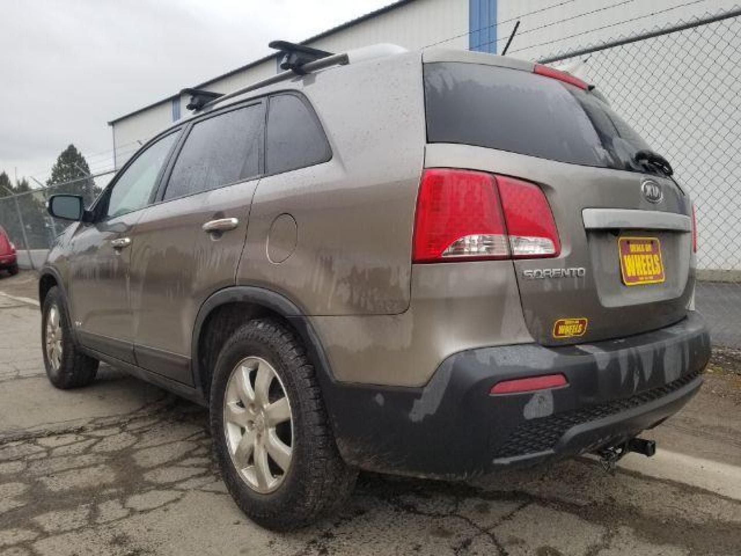 2013 Kia Sorento LX 4WD (5XYKTCA67DG) with an 2.4L L4 DOHC 16V engine, 6-Speed Automatic transmission, located at 601 E. Idaho St., Kalispell, MT, 59901, 0.000000, 0.000000 - Photo#5