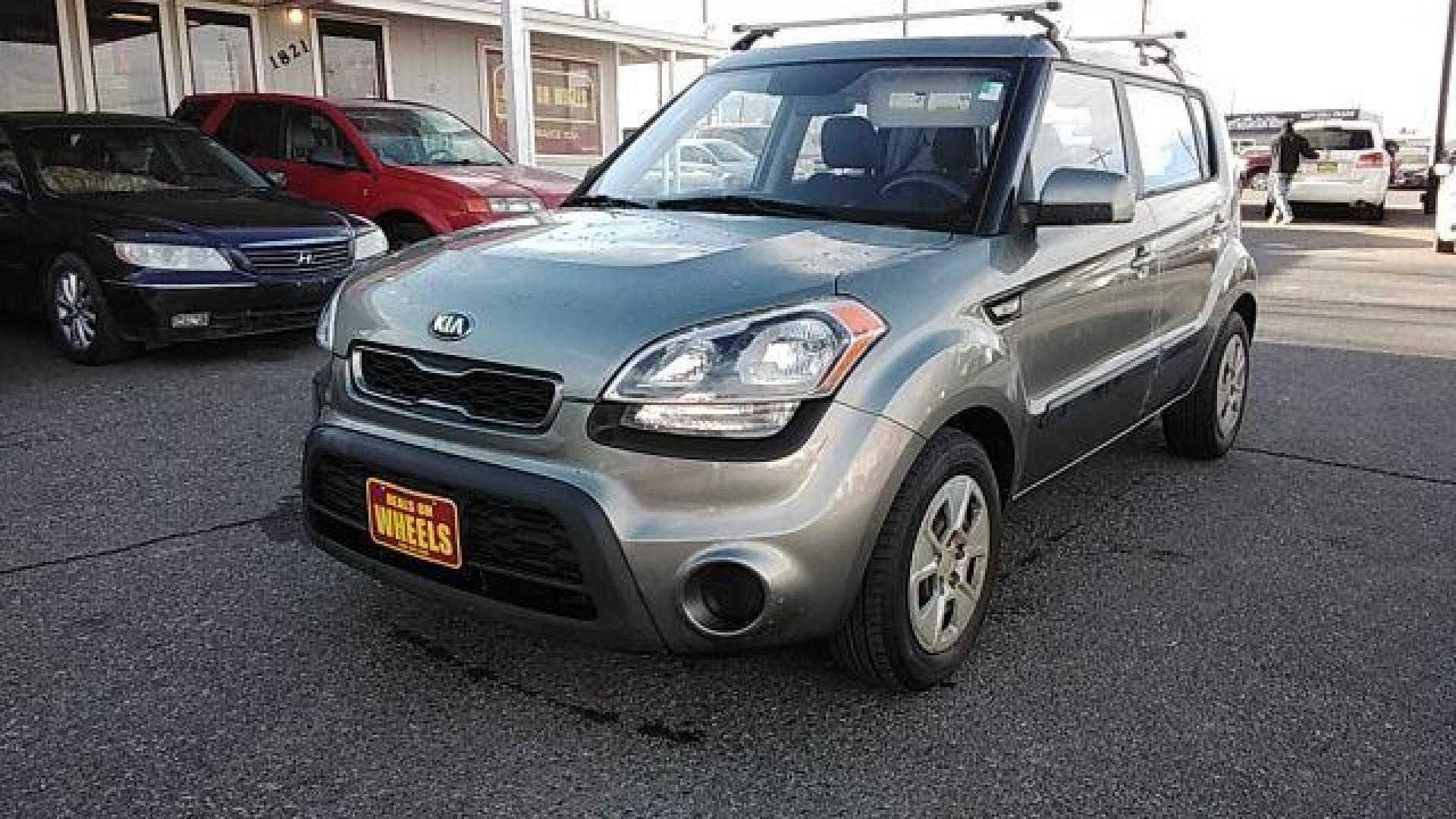 2013 Kia Soul Base (KNDJT2A59D7) with an 1.6L L4 DOHC 16V engine, 5-Speed Manual transmission, located at 1821 N Montana Ave., Helena, MT, 59601, (406) 422-1031, 0.000000, 0.000000 - Photo#0