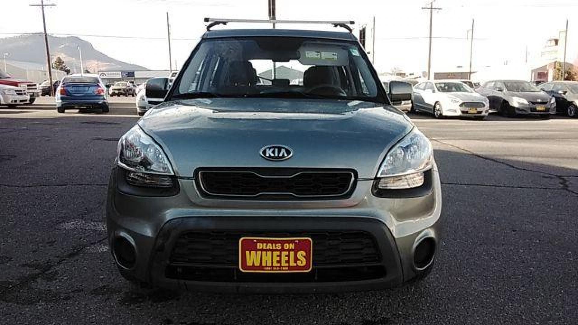 2013 Kia Soul Base (KNDJT2A59D7) with an 1.6L L4 DOHC 16V engine, 5-Speed Manual transmission, located at 1821 N Montana Ave., Helena, MT, 59601, (406) 422-1031, 0.000000, 0.000000 - Photo#1