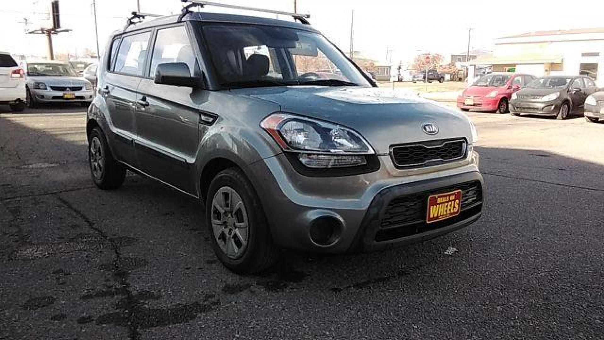 2013 Kia Soul Base (KNDJT2A59D7) with an 1.6L L4 DOHC 16V engine, 5-Speed Manual transmission, located at 1821 N Montana Ave., Helena, MT, 59601, (406) 422-1031, 0.000000, 0.000000 - Photo#2