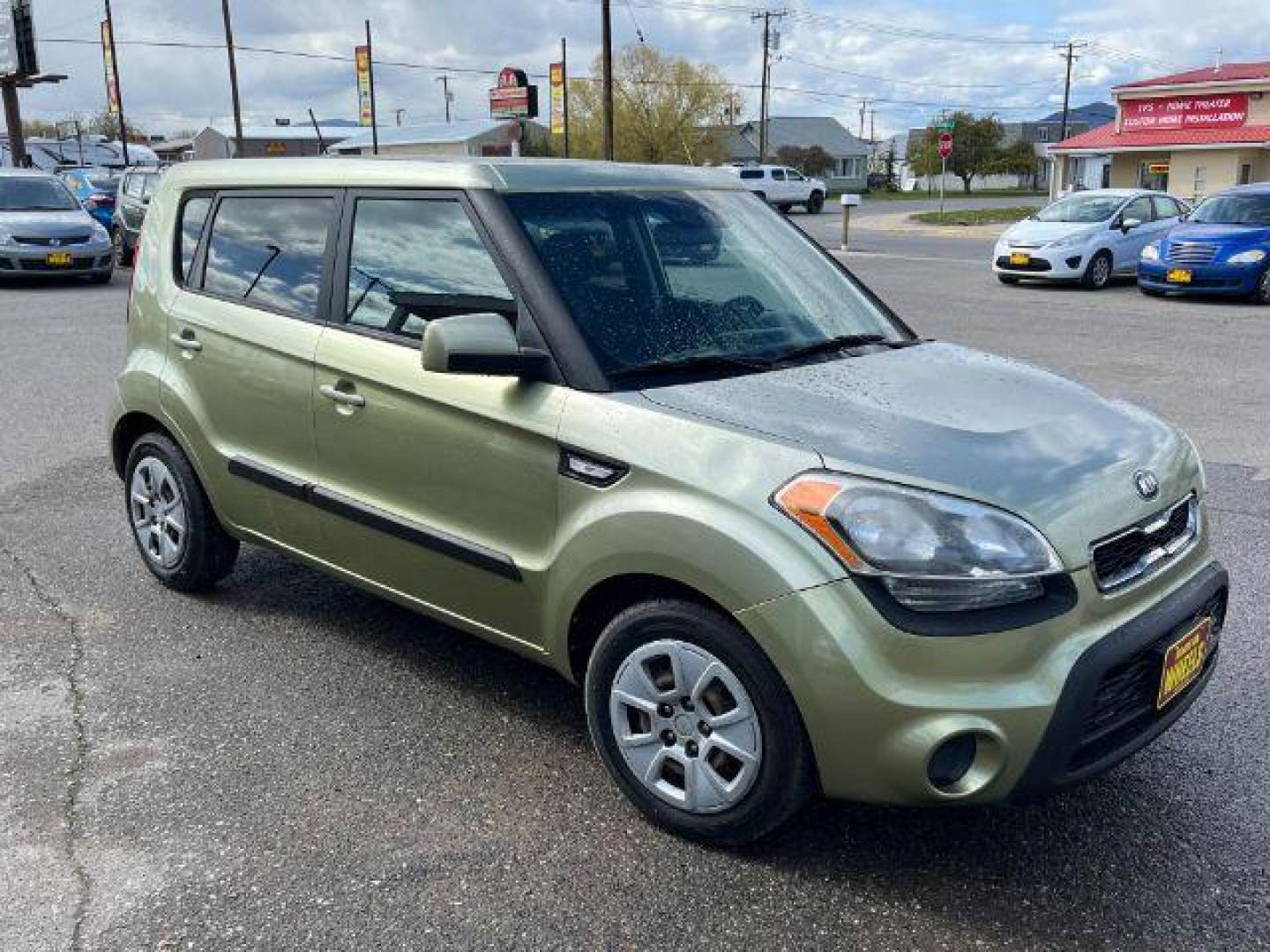 2013 Kia Soul Base (KNDJT2A57D7) with an 1.6L L4 DOHC 16V engine, Automatic transmission, located at 1821 N Montana Ave., Helena, MT, 59601, (406) 422-1031, 0.000000, 0.000000 - Photo#2