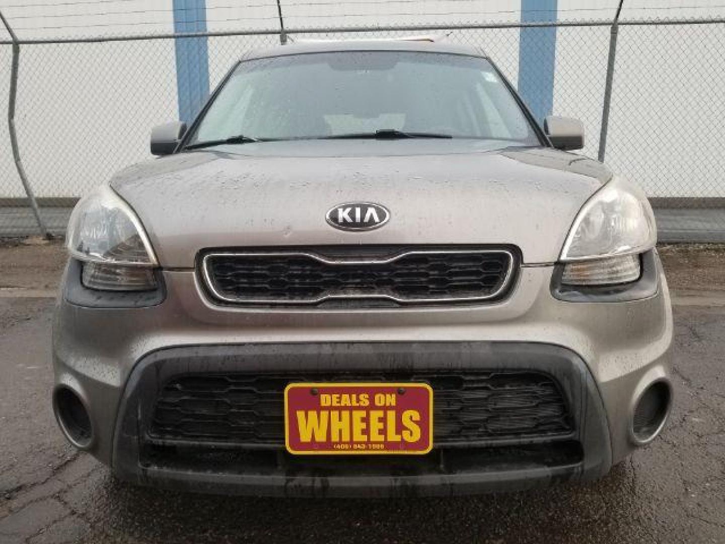 2013 Kia Soul Base (KNDJT2A57D7) with an 1.6L L4 DOHC 16V engine, 5-Speed Manual transmission, located at 601 E. Idaho St., Kalispell, MT, 59901, 0.000000, 0.000000 - Photo#2