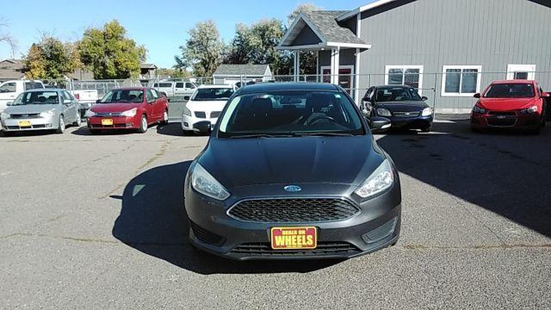 2015 Ford Focus SE Sedan (1FADP3F29FL) with an 2.0L L4 DOHC 16V engine, located at 1821 N Montana Ave., Helena, MT, 59601, (406) 422-1031, 0.000000, 0.000000 - Photo#1