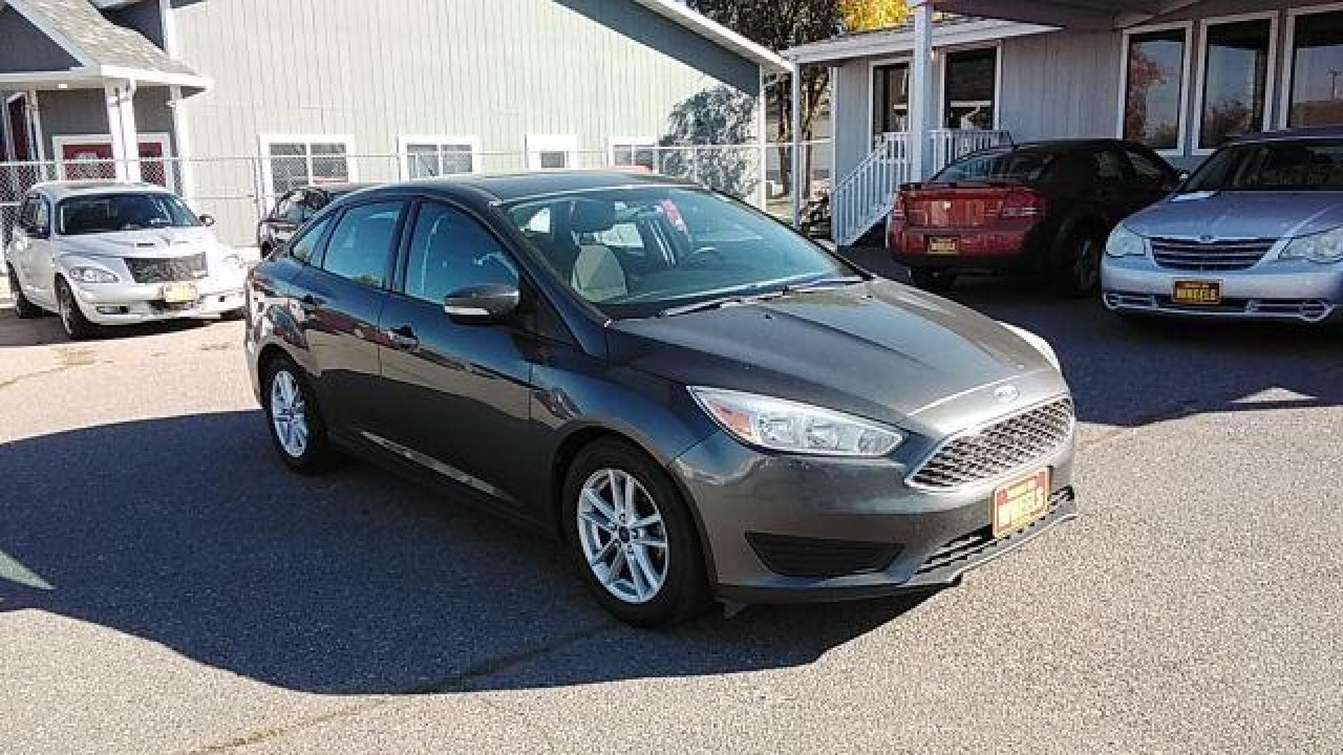 2015 Ford Focus SE Sedan (1FADP3F29FL) with an 2.0L L4 DOHC 16V engine, located at 1821 N Montana Ave., Helena, MT, 59601, (406) 422-1031, 0.000000, 0.000000 - Photo#2