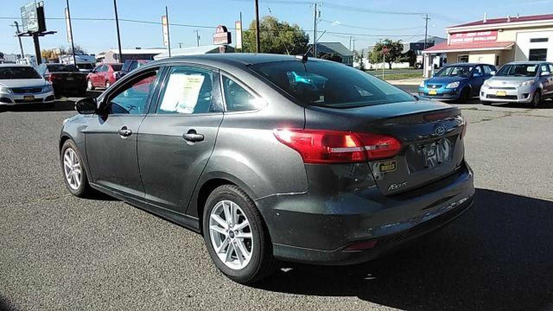 2015 Ford Focus SE Sedan (1FADP3F29FL) with an 2.0L L4 DOHC 16V engine, located at 1821 N Montana Ave., Helena, MT, 59601, (406) 422-1031, 0.000000, 0.000000 - Photo#6