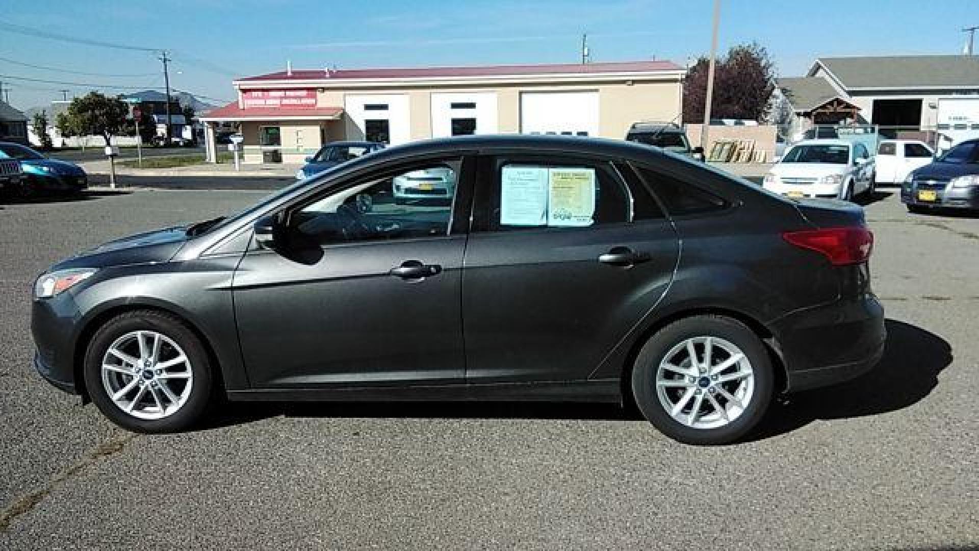 2015 Ford Focus SE Sedan (1FADP3F29FL) with an 2.0L L4 DOHC 16V engine, located at 1821 N Montana Ave., Helena, MT, 59601, (406) 422-1031, 0.000000, 0.000000 - Photo#7