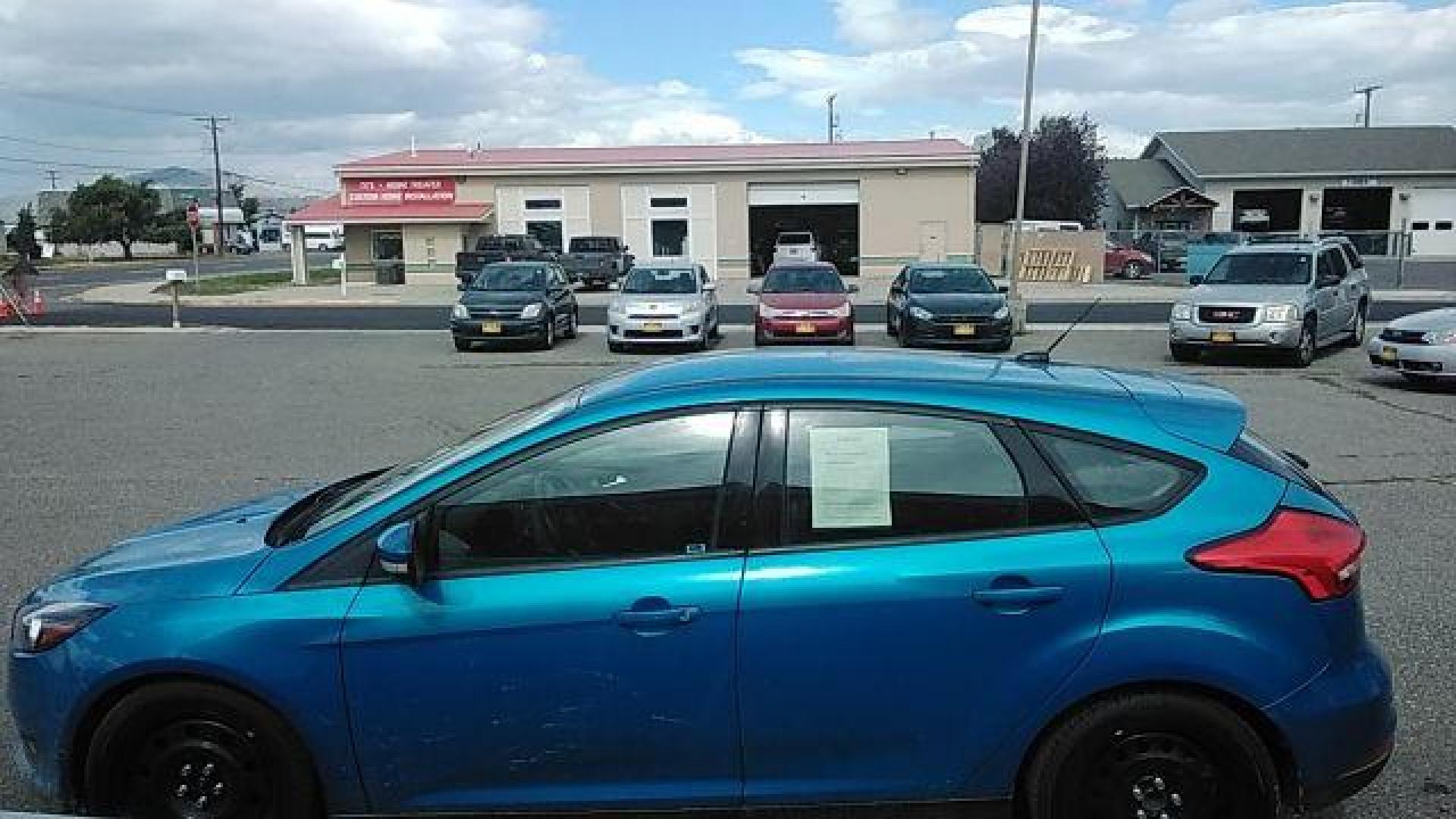 2015 Ford Focus SE Hatch (1FADP3K29FL) with an 2.0L L4 DOHC 16V engine, 5-Speed Manual transmission, located at 1821 N Montana Ave., Helena, MT, 59601, (406) 422-1031, 0.000000, 0.000000 - Photo#7