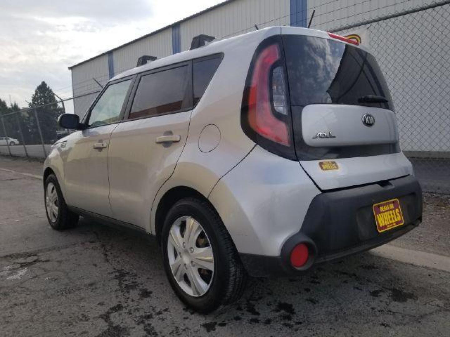 2015 Kia Soul Base (KNDJN2A28F7) with an 1.6L L4 DOHC 16V engine, located at 4801 10th Ave S,, Great Falls, MT, 59405, 0.000000, 0.000000 - Photo#3