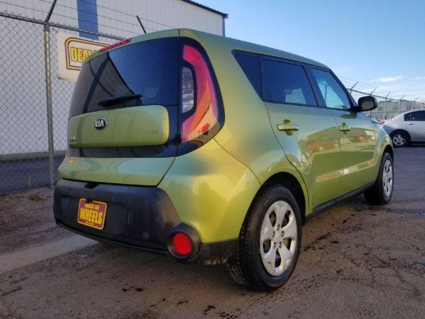 2015 Kia Soul Base (KNDJN2A26F7) with an 1.6L L4 DOHC 16V engine, located at 4801 10th Ave S,, Great Falls, MT, 59405, 0.000000, 0.000000 - Photo#4