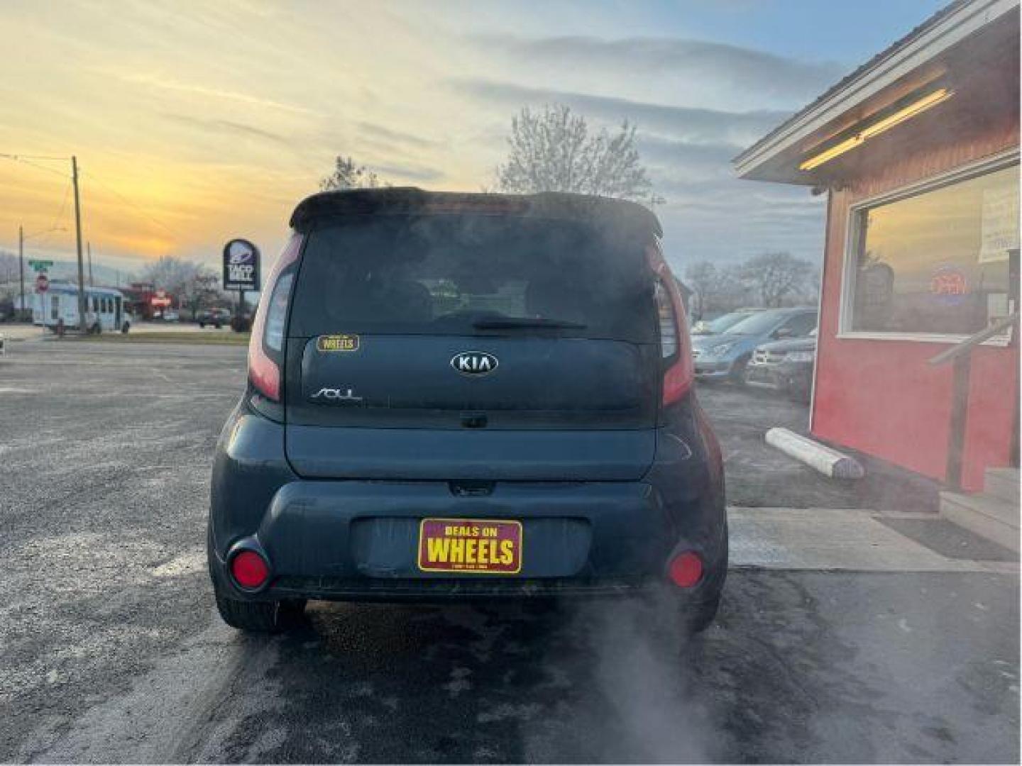 2015 Kia Soul ! (KNDJX3A59F7) with an 2.0L L4 DOHC 16V engine, 6-Speed Automatic transmission, located at 601 E. Idaho St., Kalispell, MT, 59901, 0.000000, 0.000000 - Photo#3