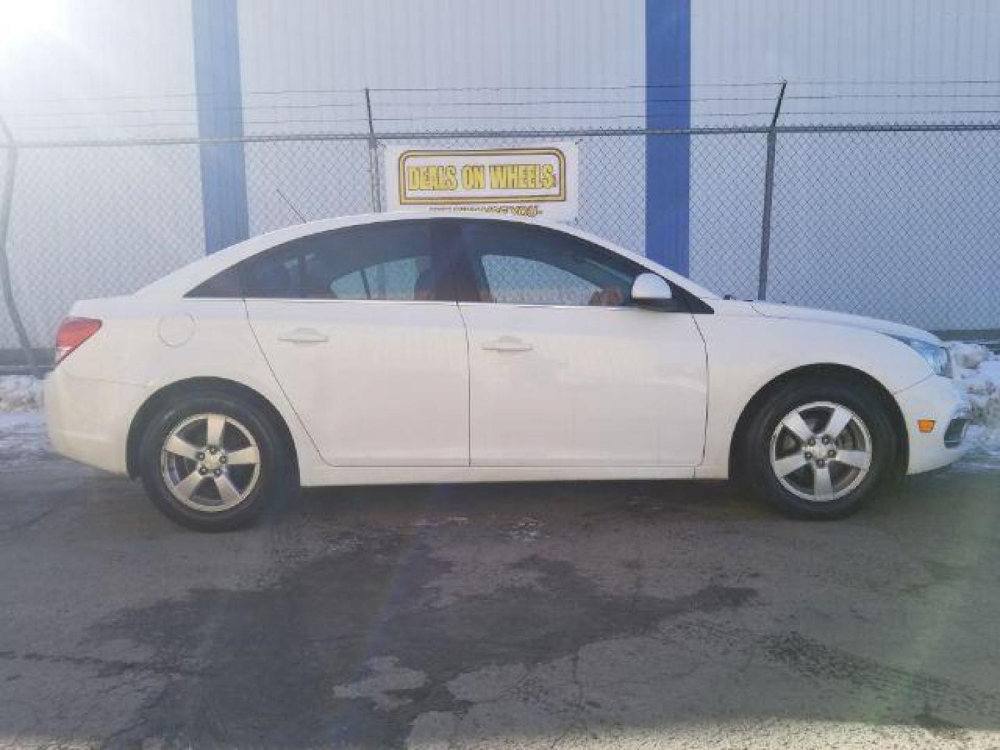 2016 Chevrolet Cruze Limited 1LT Auto (1G1PE5SB0G7) with an 1.4L L4 DOHC 16V TURBO engine, 6-Speed Automatic transmission, located at 1821 N Montana Ave., Helena, MT, 59601, (406) 422-1031, 0.000000, 0.000000 - Photo#3