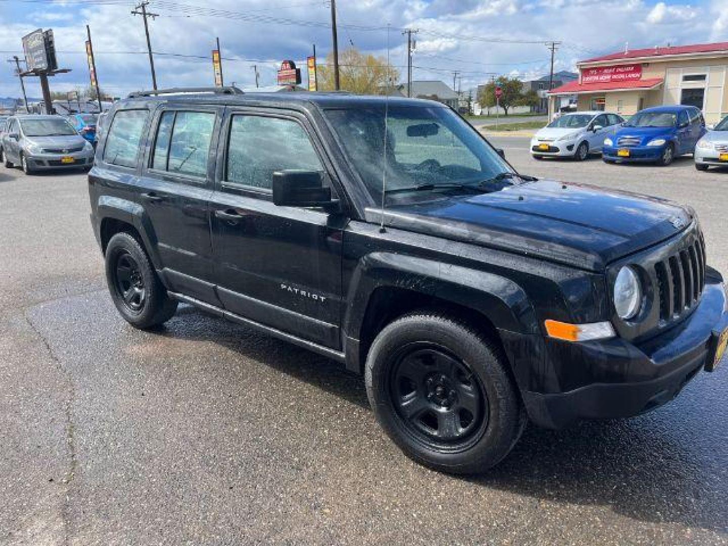 2016 Jeep Patriot Sport 2WD (1C4NJPAB7GD) with an 2.4L L4 DOHC 16V engine, located at 1821 N Montana Ave., Helena, MT, 59601, (406) 422-1031, 0.000000, 0.000000 - Photo#2