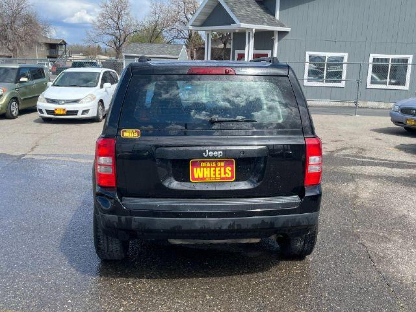 2016 Jeep Patriot Sport 2WD (1C4NJPAB7GD) with an 2.4L L4 DOHC 16V engine, located at 1821 N Montana Ave., Helena, MT, 59601, (406) 422-1031, 0.000000, 0.000000 - Photo#4