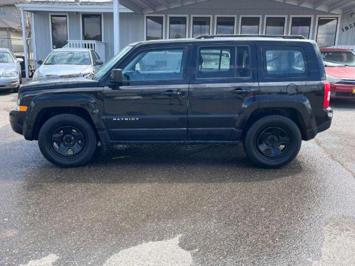 2016 Jeep Patriot Sport 2WD (1C4NJPAB7GD) with an 2.4L L4 DOHC 16V engine, located at 1821 N Montana Ave., Helena, MT, 59601, (406) 422-1031, 0.000000, 0.000000 - Photo#5